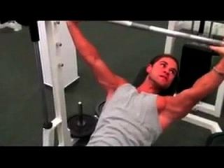 Bareback Fucking In The Gym