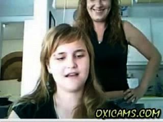 Webcam Spanish 20yo Girl Girlfriend Mum Showing Tits (new 1)