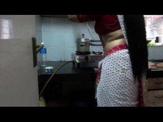 ▶ Leena Bhabhi Hot Navel Housewife 1
