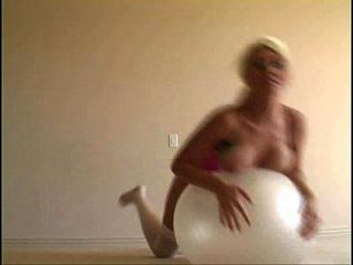 Alison Xangel -  Bouncing Figure Bunny