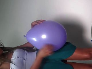 Sit To Pop Balloon Latina With Big Ass